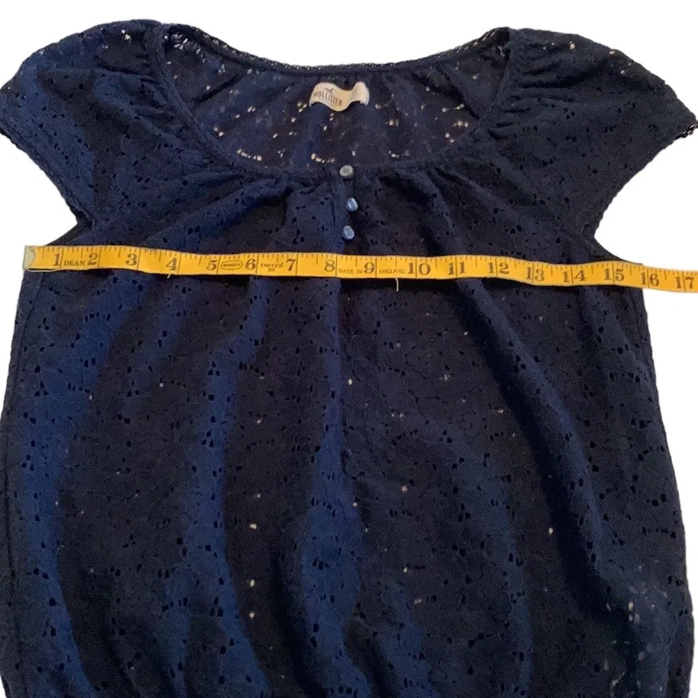 Hollister Short Sleeve Top • Size XS
